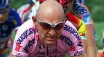Bjergspecialisten Marco Pantani stod øverst på Giro-podiet i 1998 - samme år som han vandt Tour de France. Han døde 14. februar 2004 af en overdosis kokain. 
