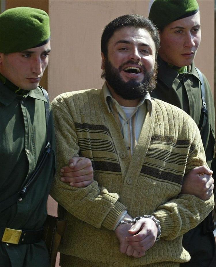 Loa'i Mohammad Haj Bakr al-Saqa blev idømt livstid for sin medvirken til selvmordsbomberne i Istanbul i 2003. Han var hovedmanden bag, og selv om det kostede 58 mennesker livet og sårede mere end 600, så sad han stadig og jokede under retssagen. 