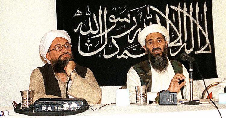 Supplement. Al-Zawahiri slog sig sammen med Osama bin Laden i midten af 1990erne. Han havde  organisatoriske færdigheder, mens bin Laden havde den fornødne karisma til at finde og motivere hellige krigere.  Arkivfoto: Polfoto 