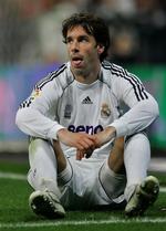 Ruud van Nistelrooy er bitter på Manchester United-manager Sir Alex Ferguson. 