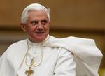 Pave Benedict XVI kæmper for at bevare den traditionelle familie (arkivfoto). 