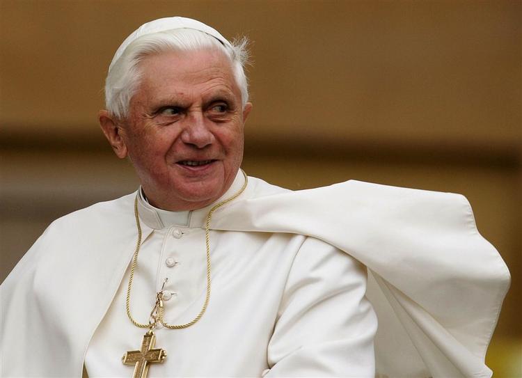 Pave Benedict XVI kæmper for at bevare den traditionelle familie (arkivfoto). 