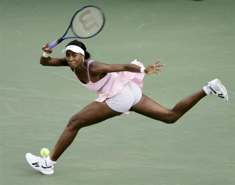 Venus Williams har kun spillet to officielle tenniskampe det seneste halve år. I næste uge kan hun møde Caroline Wozniacki i Memphis. 