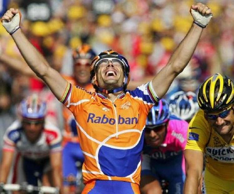 Den tredobbelte spanske verdensmester Oscar Freire vandt dagens spurtopgør foran Tom Boonen, som fortsat er i den gule førertrøje. - Foto: AP 