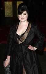 Kelly Osborne fortalte i går at et medlem af hendes familie er smittet med HIV. 