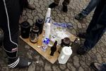 Det er en kold fornøjelse at blokere forbrændingsanlæg i disse dage. Men det hjælper med en kop varm kaffe, som skraldemændene tog med, da de blokerede Amagerfobrændingen i går. 