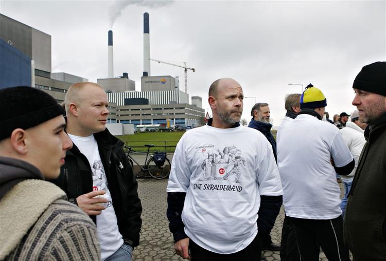 Skraldemænd streker over hele landet i sympati med deres kolleger i Århus. 