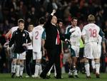 Liverpool-truppen jubler efter den flotte udebanesejr over Barcelona. 