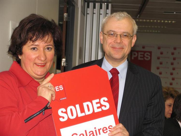 Zita Gurmai, Formand for PES (Europæiske Socialdemokrater) Women og EU-Kommissær for Arbejdsmarkedsforhold Vladimir Spidla markerer ligelønsdagen. 