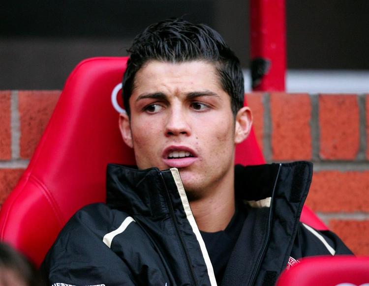 Cristiano Ronaldo risikerer at sidde på bænken under weekendens opgør mod Fulham. 