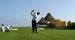 Fred Funk deler føringen med to andre i Cancun, hvor den første PGA-turnering uden for USA og Canada afvikles. 