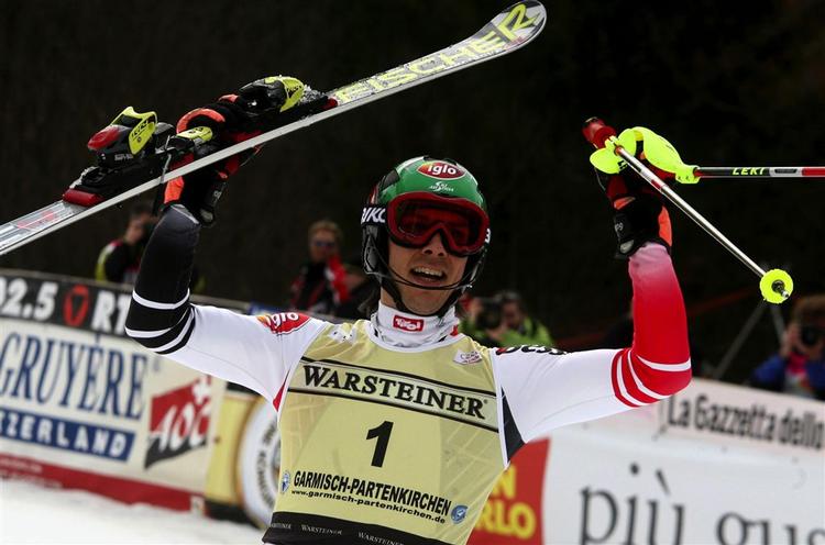Mario Matt glæder sig over sejren i dag i Garmisch. 