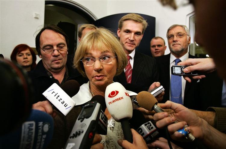 Pia Kjærsgaard vil nu have samlet erfaringerne fra udlandet med lægeordineret heroin. 