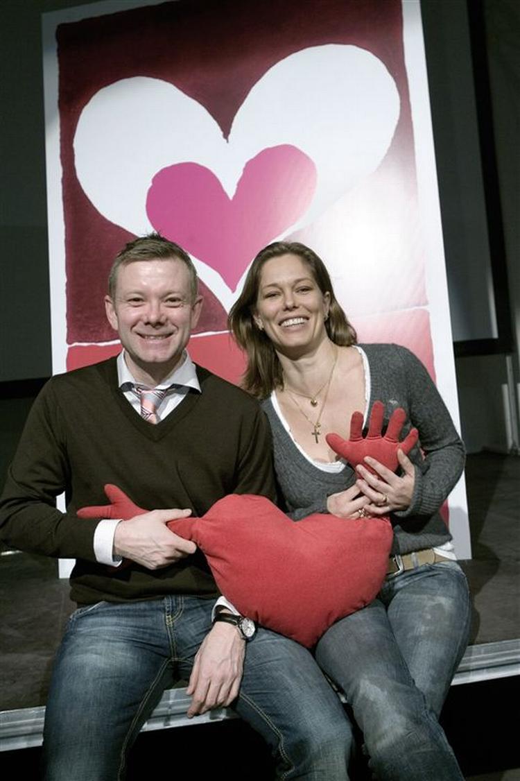 Casper Christensen og Rene Toft Simonsen skal med deres navne og ansigter skabe ekstra opmærksomhed om Børnehjertefonden. 