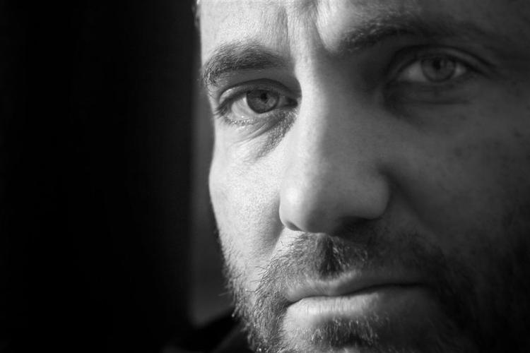 Kim Bodnia venter efter et halvt år stadig på sin betaling for sin medvirken i 'Sebastians Verden'. 