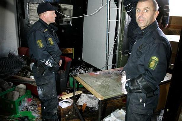 Politiet gav pressen et kig indenfor i Ungdomshuset efter rydningen. 