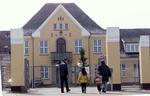 Regeringen vil nu bruge flere penge på de afviste asylansøgere i Sandholmlejren. 