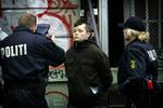 De anholdte blev fotograferet og registreret under politiaktionen mod aktivistkollektivet. 