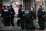Politiet anholdt flere aktivister i et aktivistkollektiv i  Baldersgade efter flere dages uro. 
