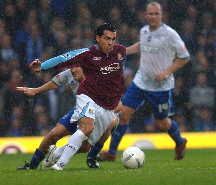 Carlos Tevez i West Hams trøje. Arkivfoto. 