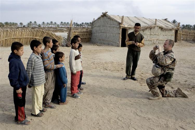 Danske soldater har arbejdet i Irak uden at den overordnede strategi har været kendt. 