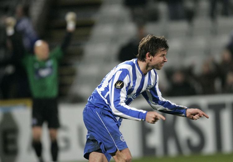 Morten Fevang fra OB har scoret til 6-3 på det afgørende straffespark mod Lillestrøm. 