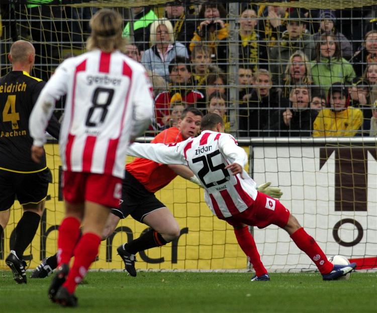 Mohamed Zidan scorer for Mainz i dagens kamp mod Aachen. 