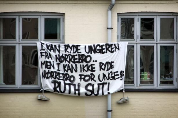 Ungdomshuset rives ned.