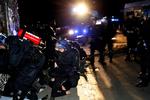 Politiet har håndteret uroligheder efter rydningen af Ungdomshuset til UG, mener befolkningen. 