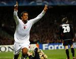 AS Romas Mancini jubler over sin scoring mod Lyon. 
