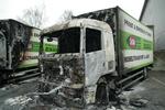 En af de tidligere nedbrændte lastbiler fra transportfirmaet. 
