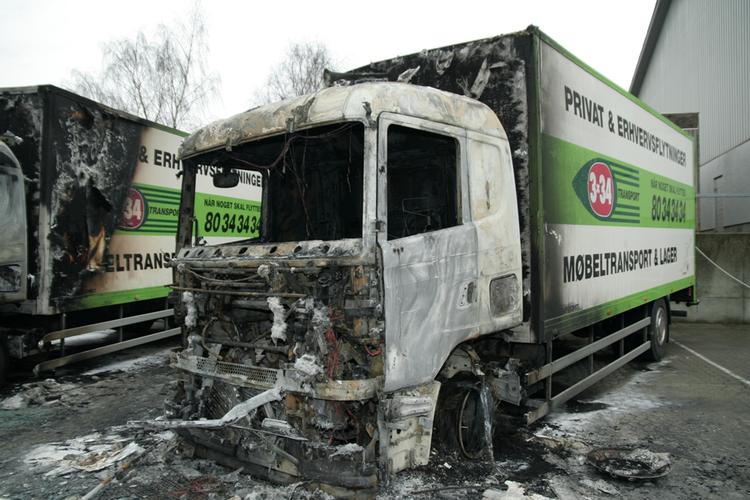 En af de tidligere nedbrændte lastbiler fra transportfirmaet. 