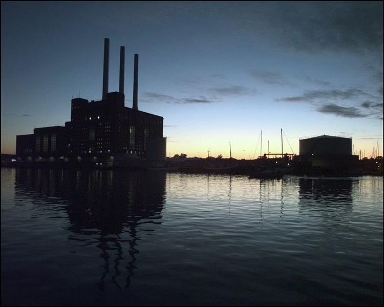 Danmark skal arbejde for, at udledningen af CO2 og andre skadelige drivhusgasser skal reduceres med 30 procent i hele EU inden år 2020. 