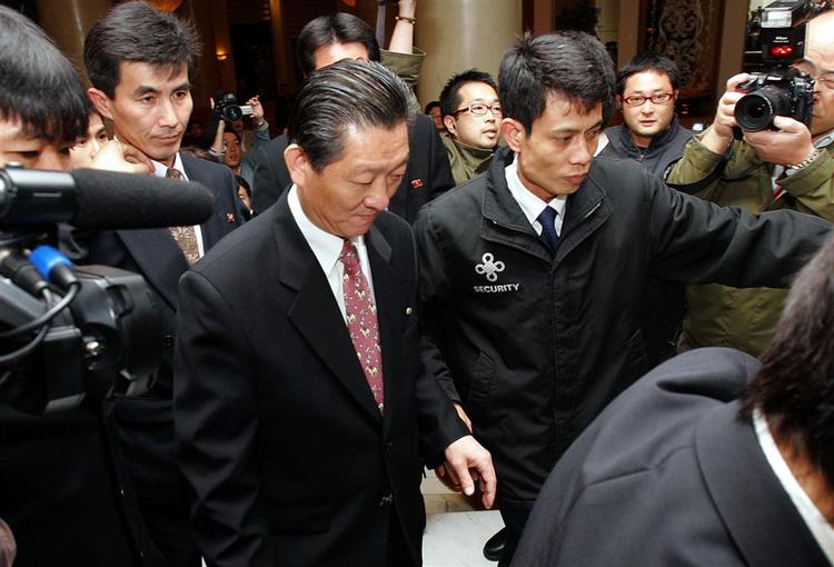 Den nordkoreanske chefforhandler ankommer til mødet med den japanske delegation i Hanoi 