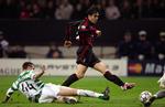 AC Milans Kaka afgør kampen mod Celtic med sit solomål til 1-0 i overtiden. 