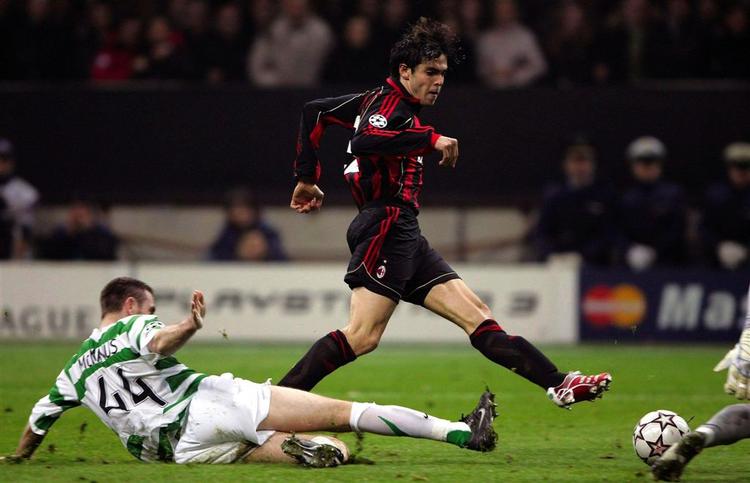 AC Milans Kaka afgør kampen mod Celtic med sit solomål til 1-0 i overtiden. 