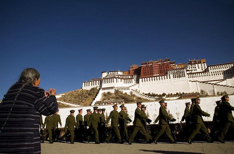 Verdens højst beliggende lufthavn skal opføres i Tibet. 