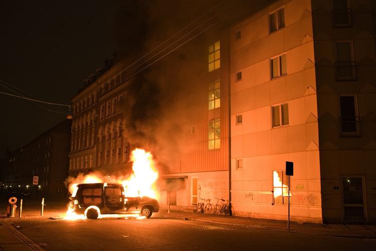 Ungdomshus-aktivist: Vi tager ikke afstand fra nogen aktionsform. 