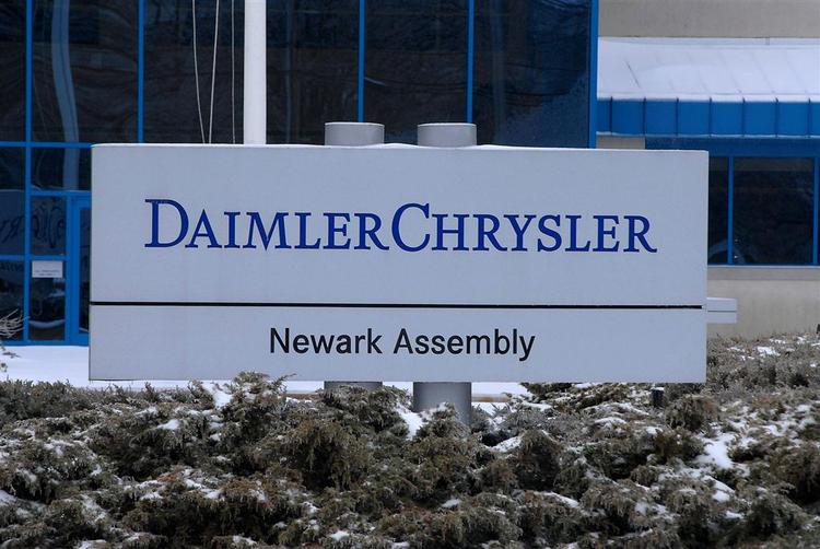DaimlerChrysler tilbagekalder 500.000 biler. 