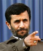 Irans præsident Ahmadinejad er måske kommet lidt tættere på dialog med USA's udenrigsminister Condoleezza Rice. 