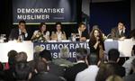Foreningen Demokratiske Muslimers første generalforsamling. Fra venstre formand Naser Khader (R), Jamilla Jaffer, Yildiz Akdogan, Ibrahim Ramadan og Fathi El-Abed (arkivfoto). 