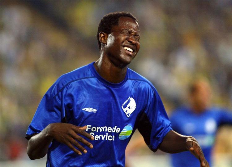 Randers FC's senegalesiske angriber, Djiby Fall, og hans tre afrikanske klubkammerater får nu hjælp fra EU. Der er ikke længere noget loft over, hvor mange afrikanere, de danske klubber i Superligaen må have på holdet. 