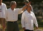 George W. Bushs rådgivere måtte holde ekstraordinært pressemøde i Mexico, hvor præsidenten i øjeblikket er på besøg. Her ses han med den mexicanske præsident Felipe Calderon. 