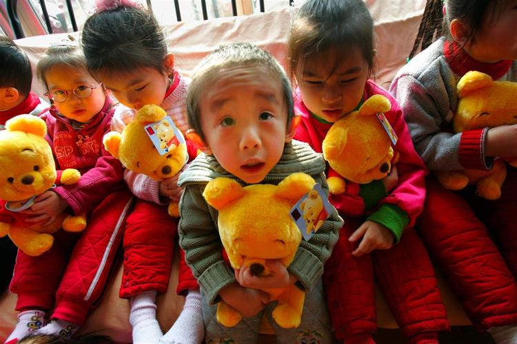 Selv i Kina er børn ved at være en mangelvare. Billedet er fra et børnehjem, hvorfra der sker adoptioner til familier i Vesten 