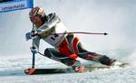 Norske Aksel Lund Svindal har næsten indhentet Benjamin Raich i den samlede World Cup efter sin anden sejr på to dage. 