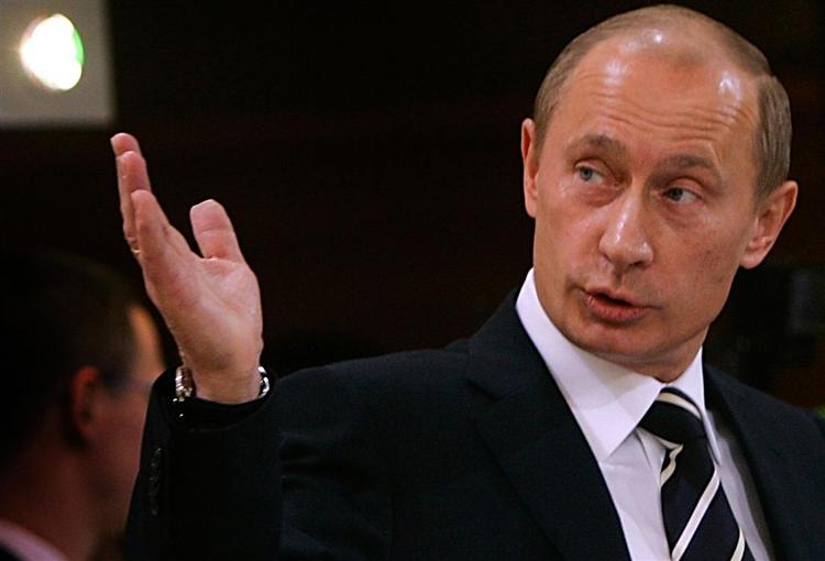 Vladimir Putin har underskrevet et dekret, der skaber frygt blandt landets journalister for øget mediekontrol. 