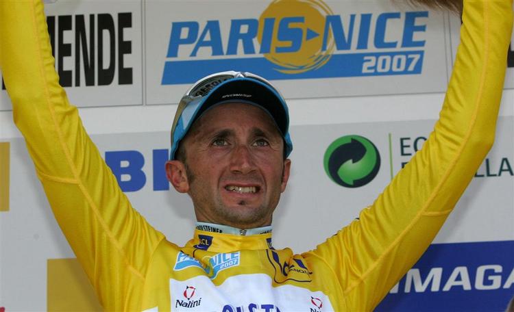 Italieneren Davide Rebellin har overtaget førertrøjen i Paris-Nice. 
