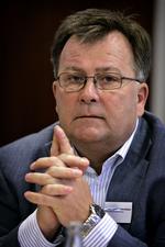 Beskæftigelsesminister Claus Hjort Frederiksen (V) ville have Christian Nissen til at »lave om« på DR's 'Orientering'. 