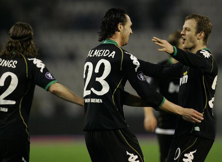 Daniel Jensen jubler sammen med Hugo Almeida over portugiserens sejrsmål i det første UEFA Cup-opgør mod Celta Vigo. 