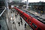 S-tog er stærkt forsinkede eller aflyste til formiddag. Busserne kører slet ikke i hovedstadsområdet, mens regionaltogene er aflyste eller forsinkede. Ikke en heldig dag for den offentlige trafik. 